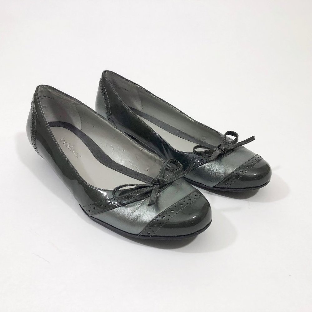 Liz Claiborne Grey Leather Flats